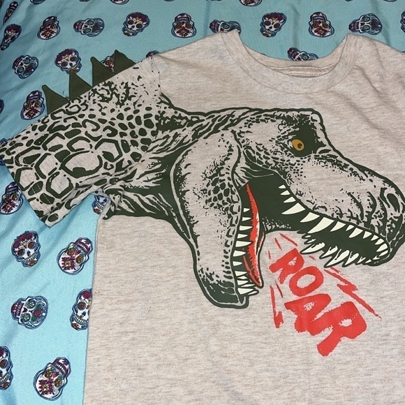 365 Kids from Garanimals Boys Short Sleeve Spike Tee. Size 7 excellent condition - Picture 6 of 9